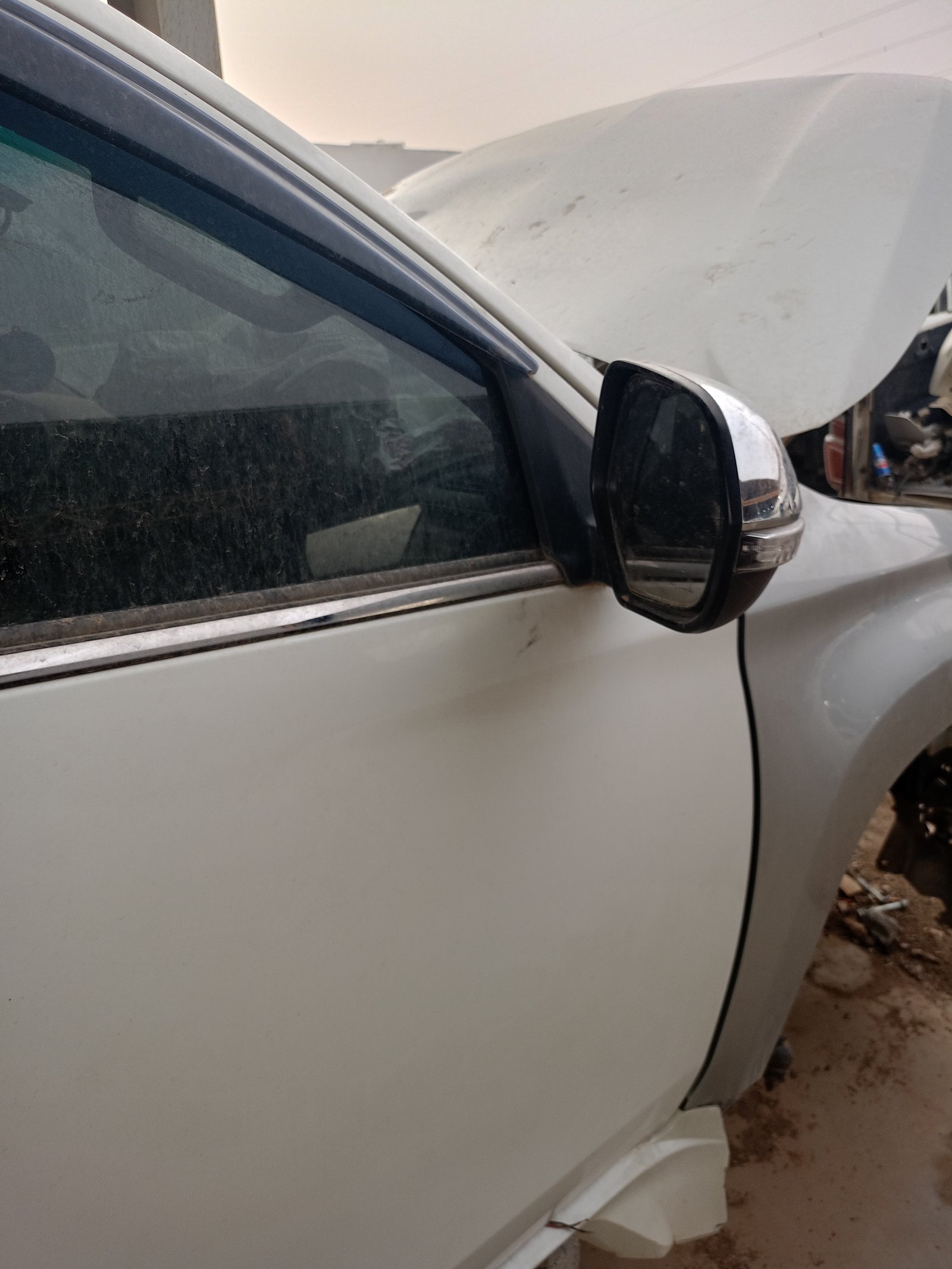 مرايا جانبية منتيور ميسوتبشي