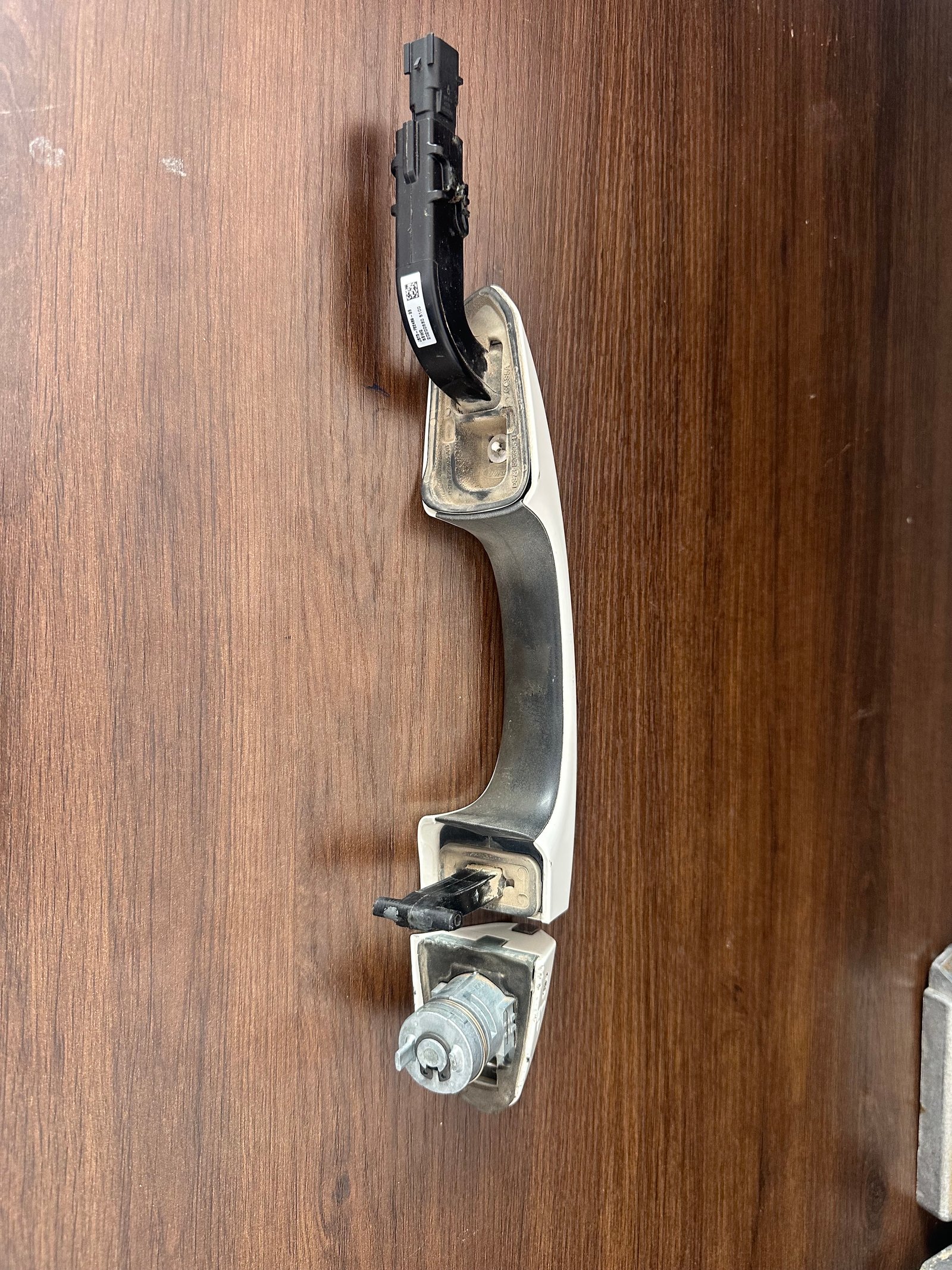 مسكة باب تورس خارجية جهة السائق 2020 - 2022